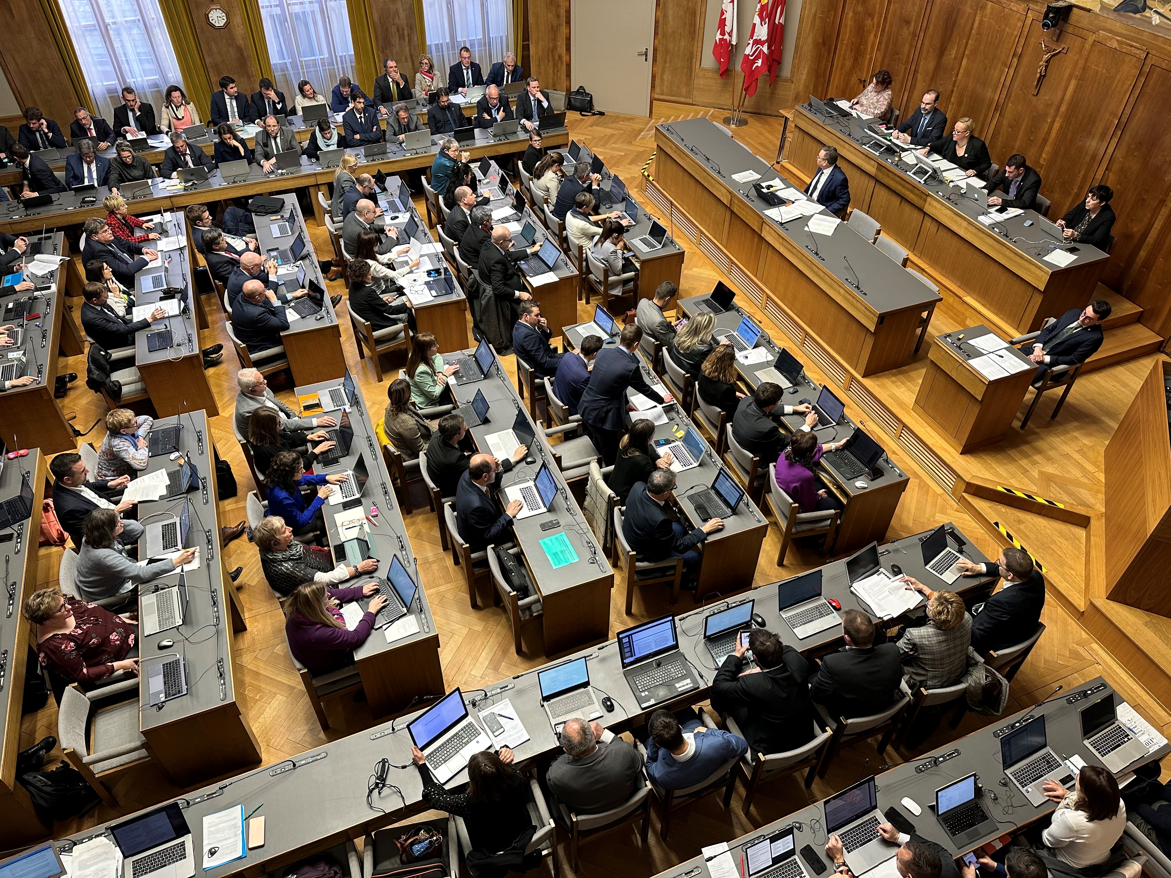 Le Parlement valaisan approuve en première lecture la loi sur l'énergie